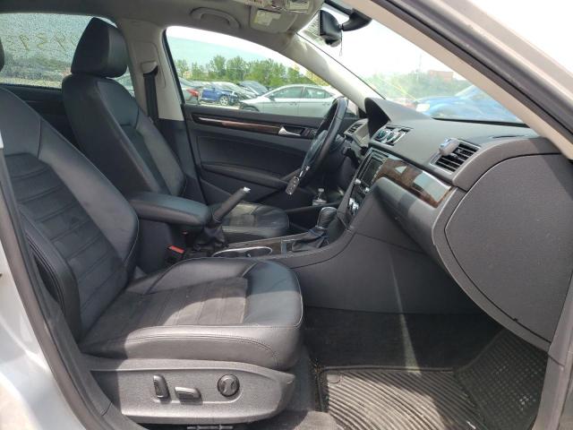 Photo 5 from auction – 2015 VOLKSWAGEN PASSAT SEL with VIN 1VWCT7A3XFC061205
