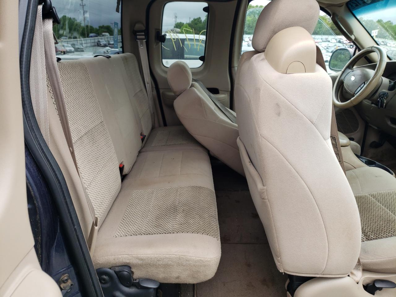 Photo 6 from auction – 2003 FORD F150 with VIN 1FTRX17203NA90953