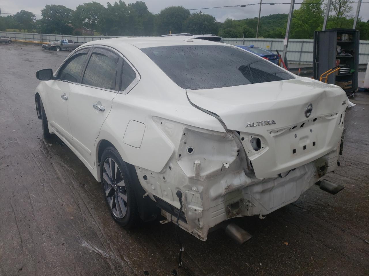 Photo 3 from auction – 2017 NISSAN ALTIMA 2.5 with VIN 1N4AL3AP1HC152605