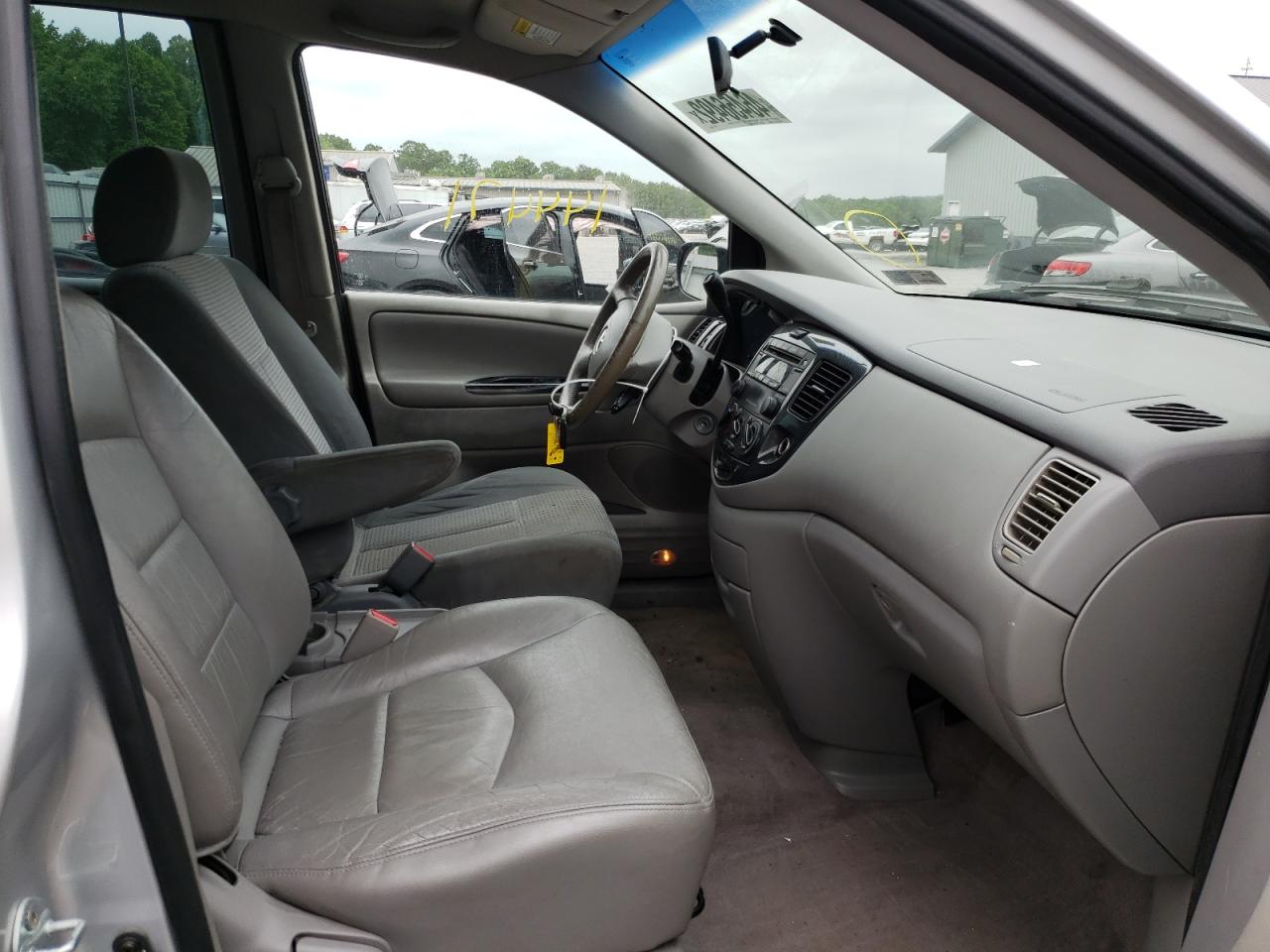 Photo 5 from auction – 2003 MAZDA MPV WAGON with VIN JM3LW28J730340682