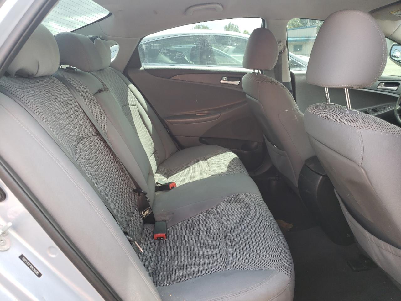 Photo 6 from auction – 2011 HYUNDAI SONATA GLS with VIN 5NPEB4AC4BH258382