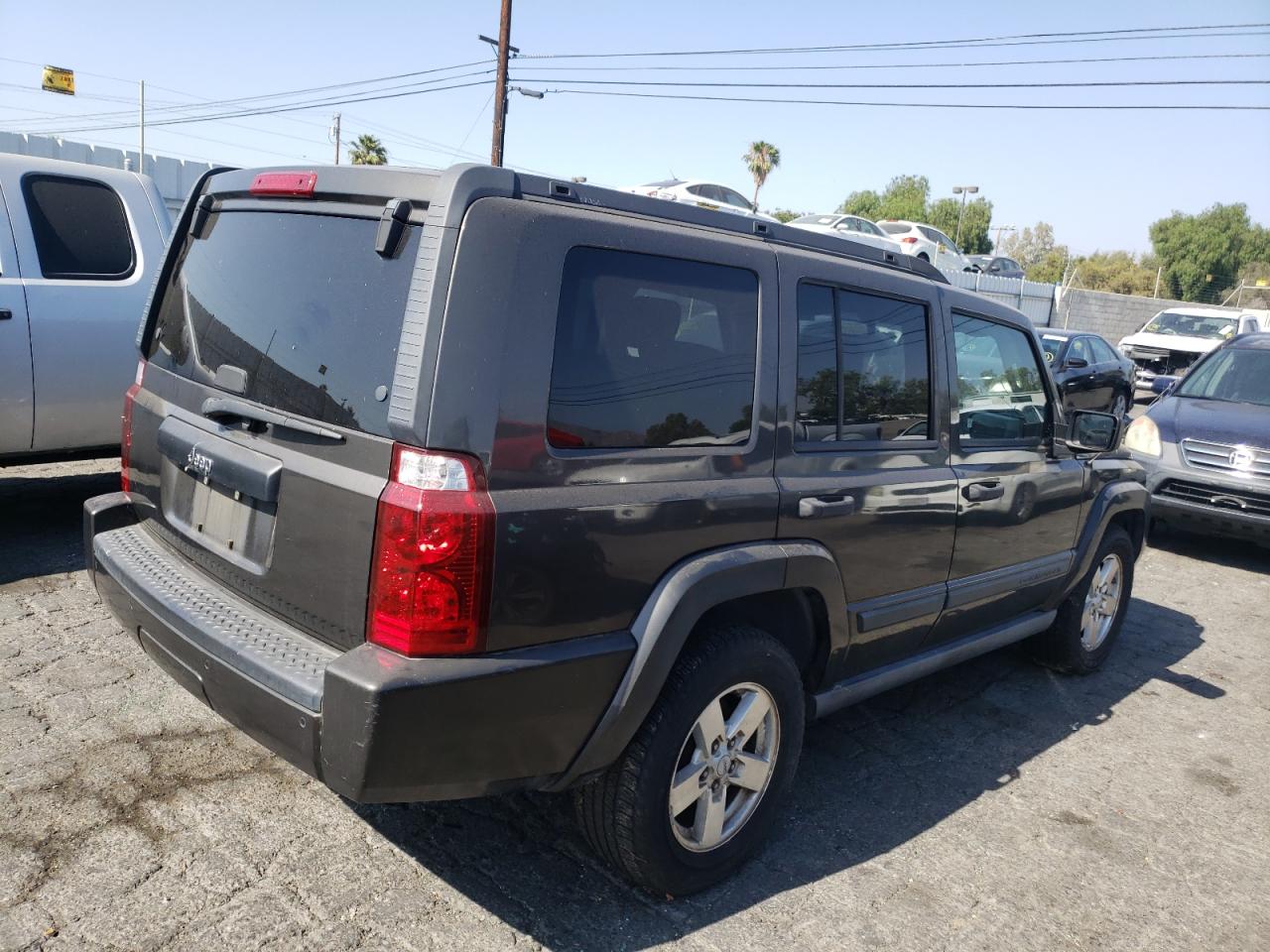 Photo 4 from auction – 2006 JEEP COMMANDER with VIN 1J8HH48K66C269256