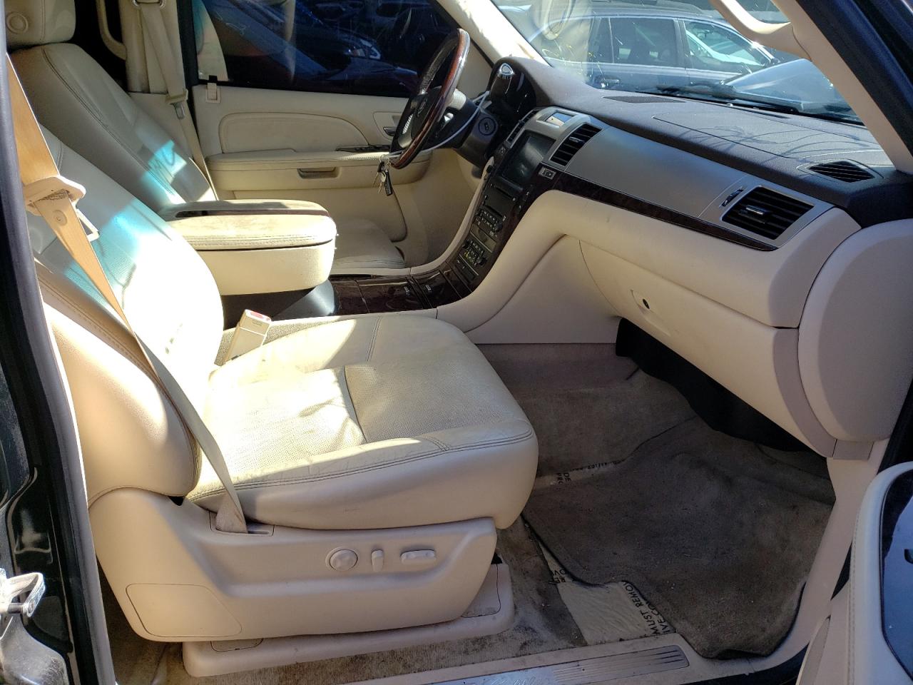 Photo 5 from auction – 2007 CADILLAC ESCALADE L with VIN 1GYEC63897R412211