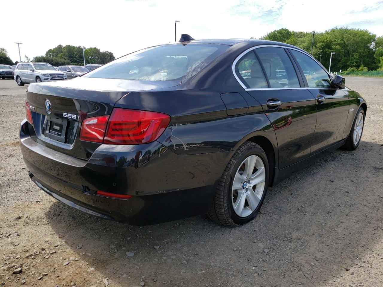 Photo 4 from auction – 2013 BMW 528 XI with VIN WBAXH5C59DD112108