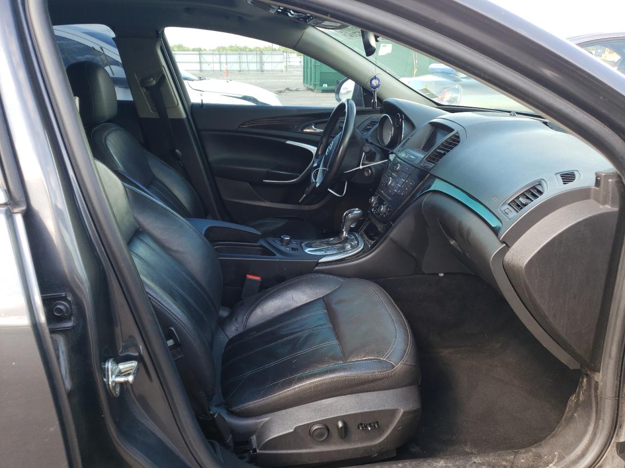 Photo 5 from auction – 2011 BUICK REGAL CXL with VIN W04GU5GC7B1089542