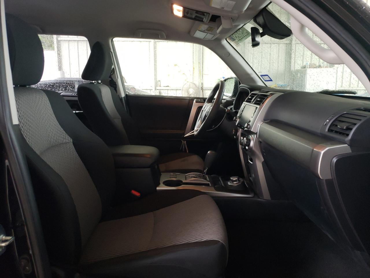 Photo 18 from auction – 2021 TOYOTA 4RUNNER SR with VIN JTEMU5JR7M5900818