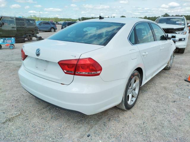 Photo 4 from auction – 2015 VOLKSWAGEN PASSAT S with VIN 1VWAT7A37FC102722