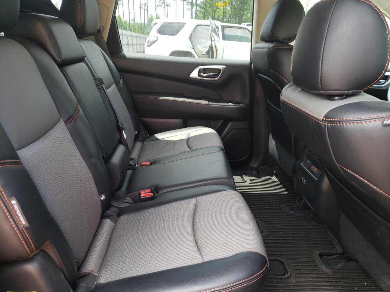 Photo 6 from auction – 2019 NISSAN PATHFINDER with VIN 5N1DR2MM2KC653572