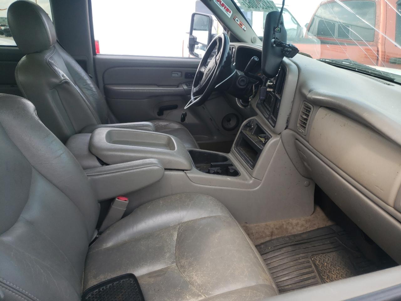 Photo 5 from auction – 2005 GMC SIERRA K25 with VIN 1GTHK29205E338425