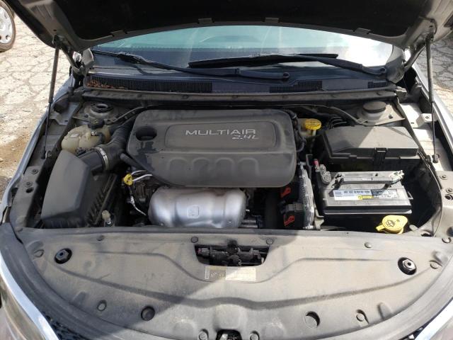 Photo 7 from auction – 2015 CHRYSLER 200 LIMITE with VIN 1C3CCCAB4FN690647