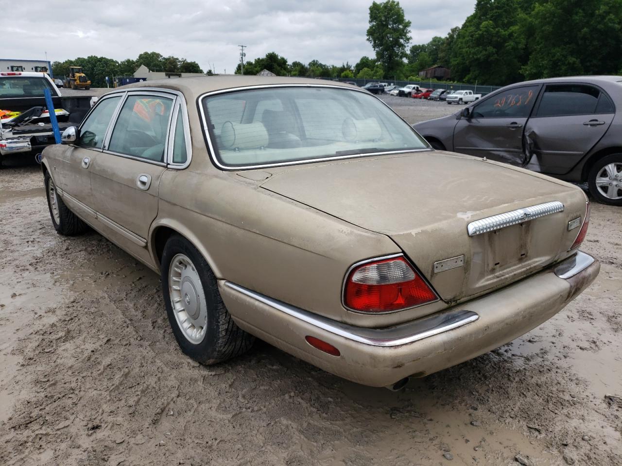 Photo 3 from auction – 1998 JAGUAR VANDENPLAS with VIN SAJKX6240WC826458