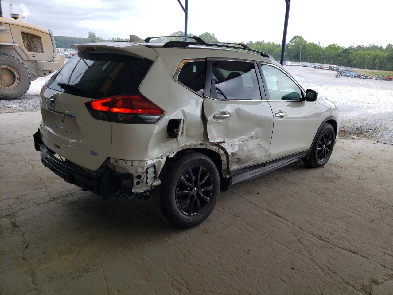 Photo 4 from auction – 2017 NISSAN ROGUE S with VIN 5N1AT2MT9HC874817