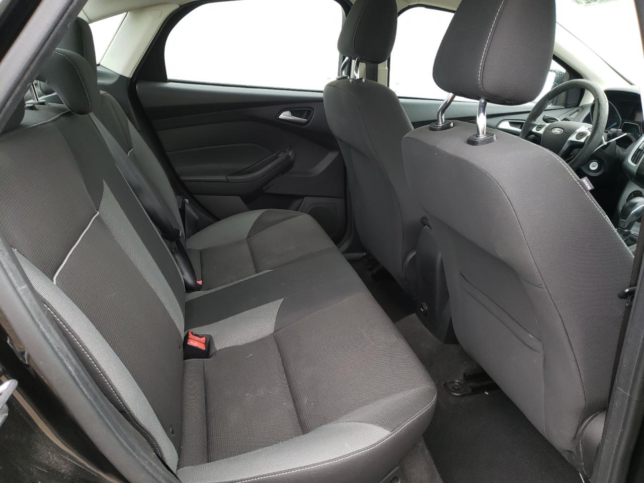Photo 6 from auction – 2012 FORD FOCUS SE with VIN 1FAHP3F20CL109852