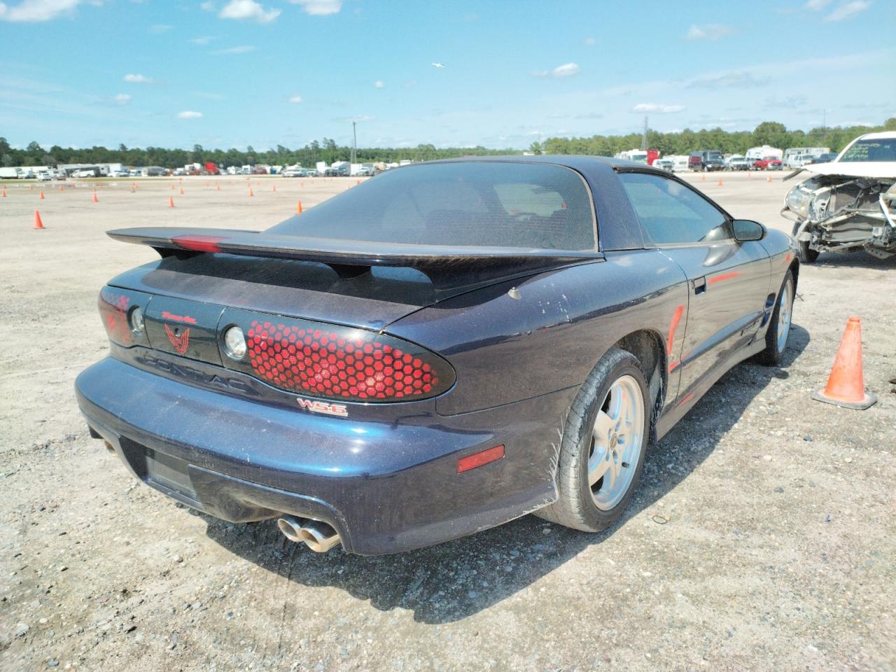 Photo 16 from auction – 2002 PONTIAC FIREBIRD F with VIN 2G2FV22G522169907