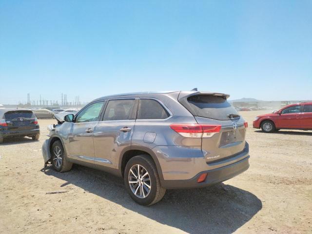 Photo 3 from auction – 2019 TOYOTA HIGHLANDER with VIN 5TDKZRFHXKS554842