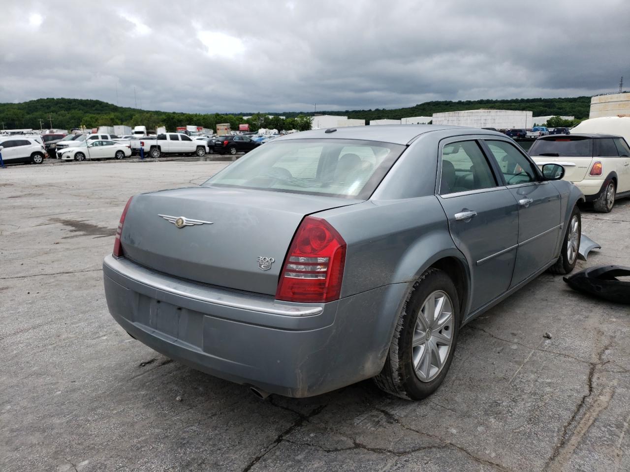 Photo 16 from auction – 2007 CHRYSLER 300C with VIN 2C3KA63H37H684062