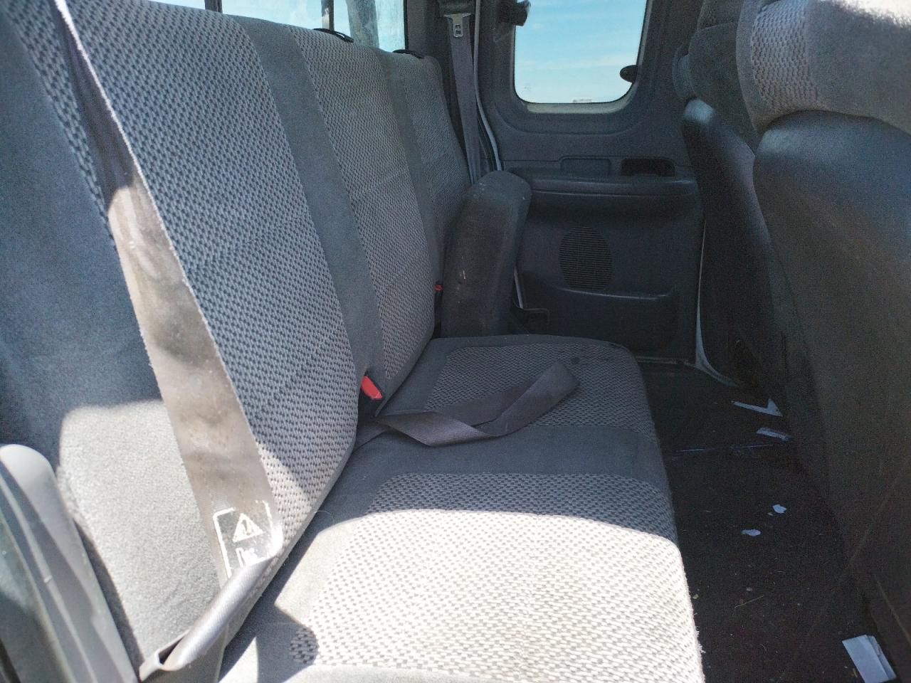 Photo 5 from auction – 2001 FORD F150 with VIN 1FTRX17W21KC66774