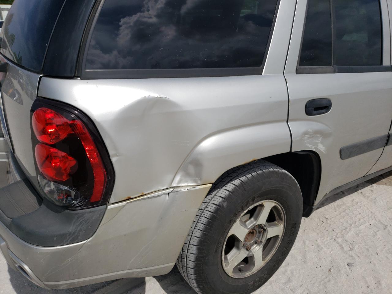 Photo 9 from auction – 2005 CHEVROLET TRAILBLAZE with VIN 1GNDT13S652167218