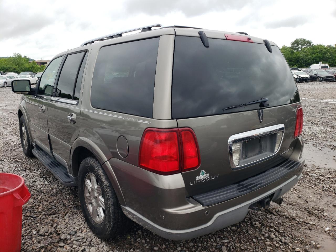 Photo 16 from auction – 2003 LINCOLN NAVIGATOR with VIN 5LMFU27R43LJ21785