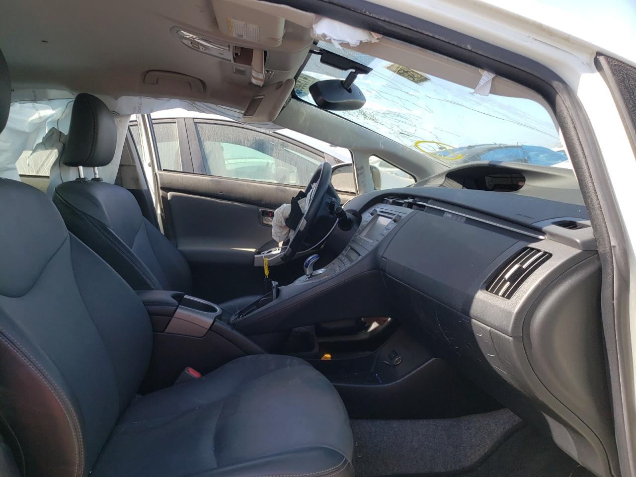 Photo 5 from auction – 2014 TOYOTA PRIUS with VIN JTDKN3DU3E1759476
