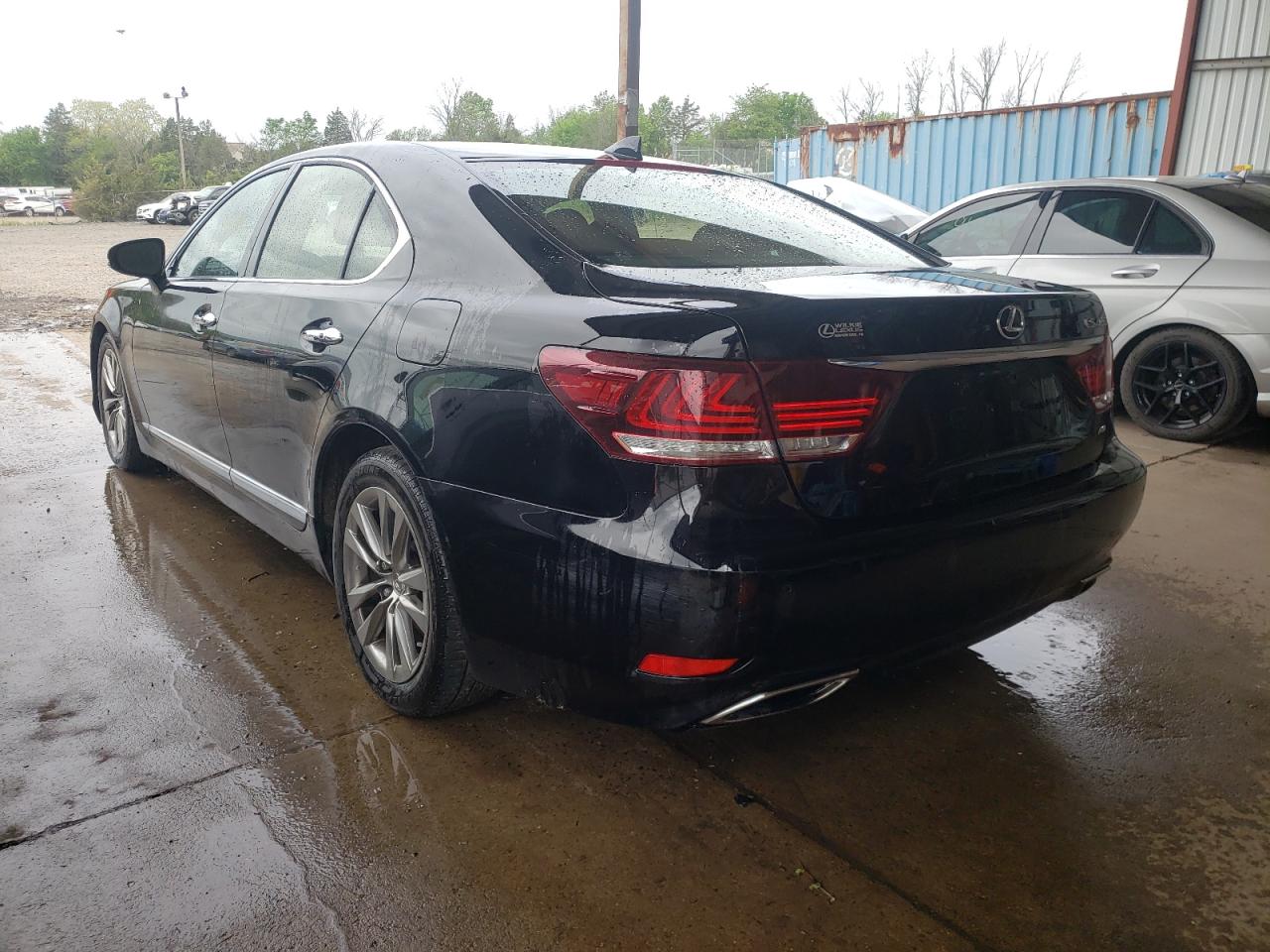 Photo 16 from auction – 2016 LEXUS LS 460 with VIN JTHCL5EF3G5025775