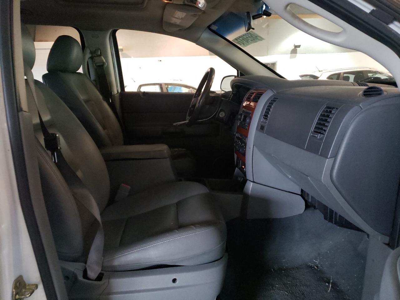Photo 5 from auction – 2005 DODGE DURANGO SL with VIN 1D8HD48D75F617004