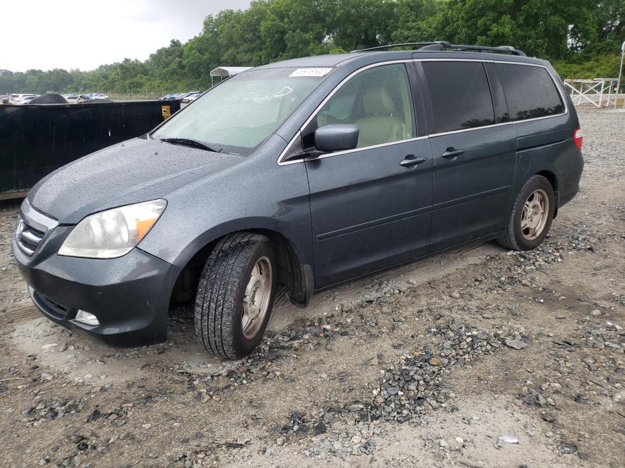 Photo 2 from auction – 2005 HONDA ODYSSEY TO with VIN 5FNRL38895B007709