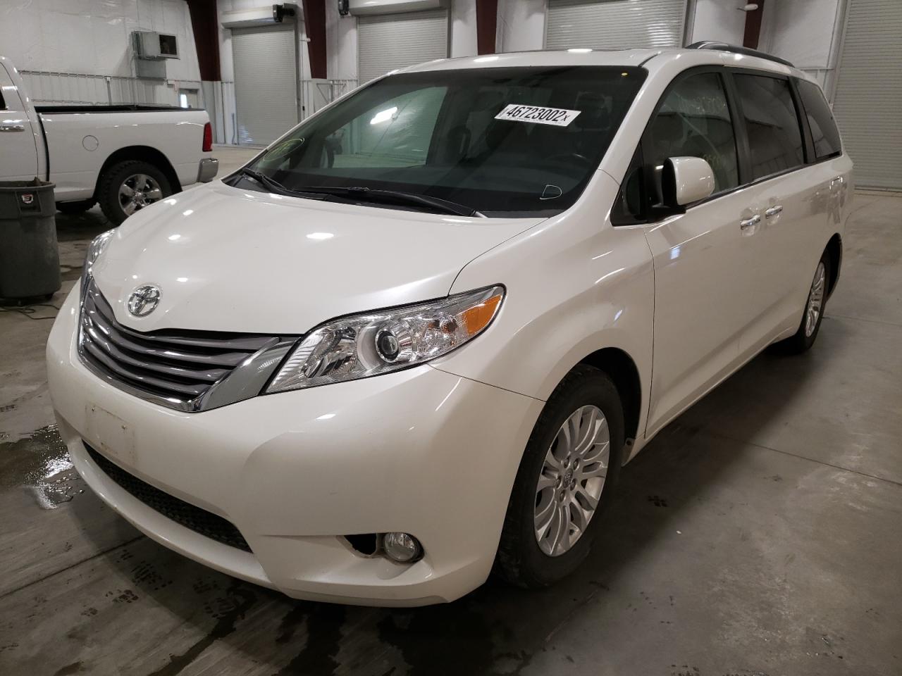 Photo 2 from auction – 2016 TOYOTA SIENNA XLE with VIN 5TDYK3DC3GS714134