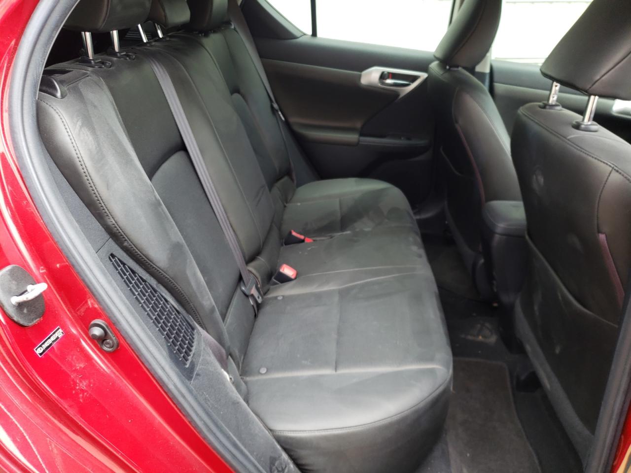 Photo 6 from auction – 2011 LEXUS CT 200 with VIN JTHKD5BH4B2040228