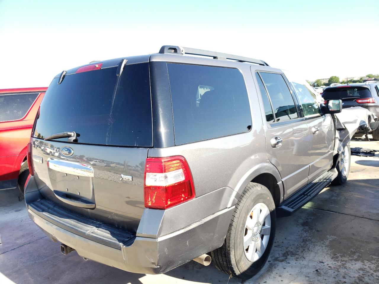 Photo 4 from auction – 2010 FORD EXPEDITION with VIN 1FMJU1F58AEA71058