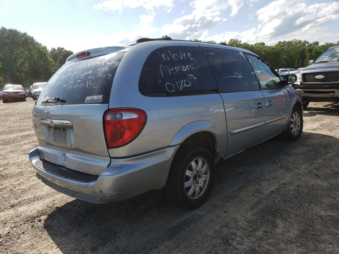 Photo 4 from auction – 2005 CHRYSLER TOWN & COU with VIN 2C4GP54L65R370278