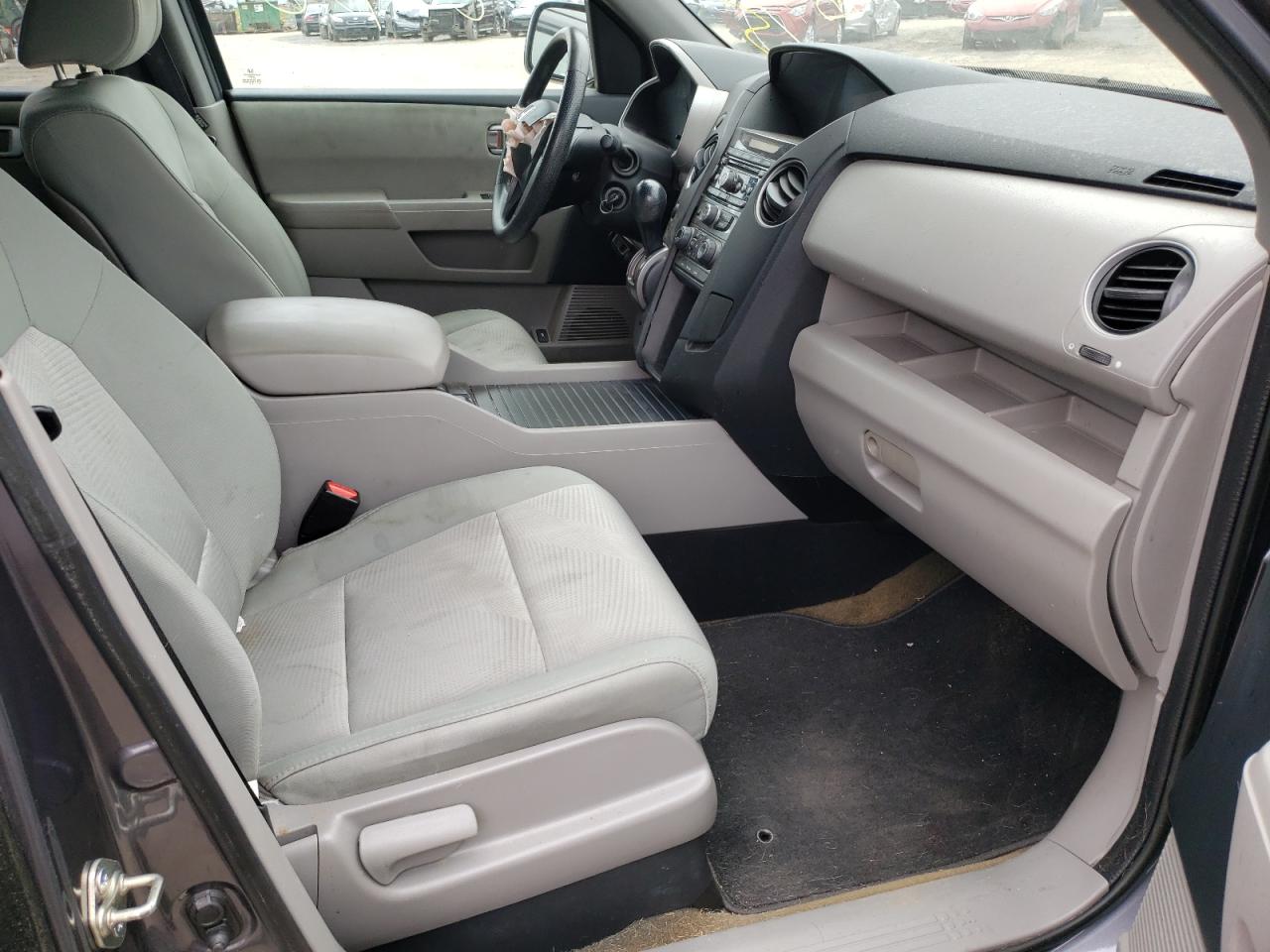 Photo 9 from auction – 2015 HONDA PILOT LX with VIN 5FNYF4H20FB028616