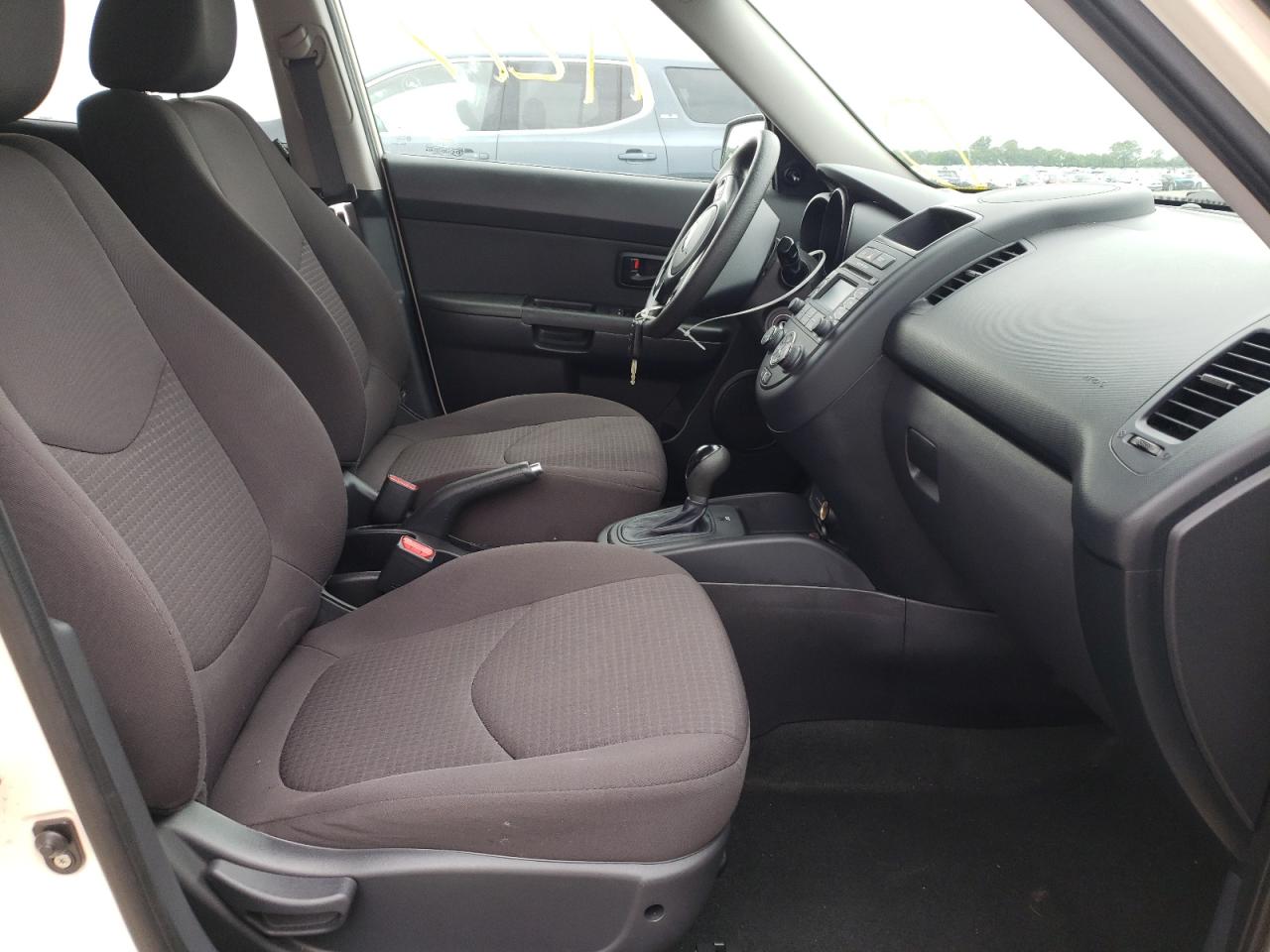Photo 5 from auction – 2013 KIA SOUL with VIN KNDJT2A51D7581846
