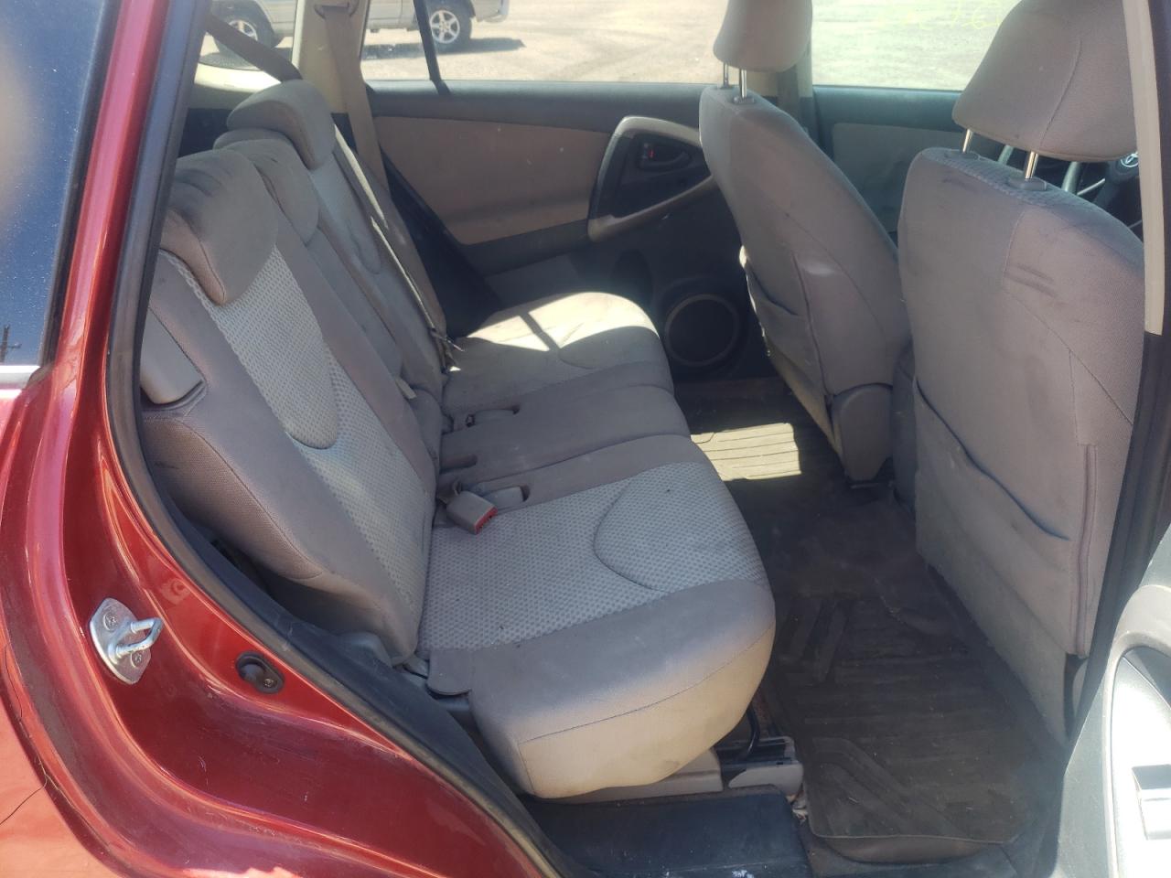 Photo 6 from auction – 2006 TOYOTA RAV4 with VIN JTMBK33V265009564