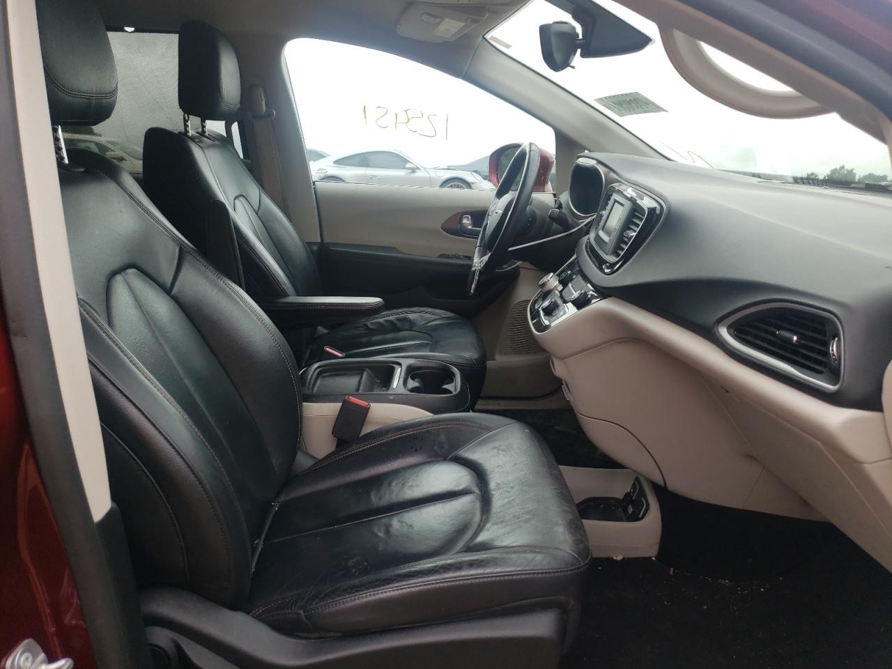 Photo 5 from auction – 2017 CHRYSLER PACIFICA T with VIN 2C4RC1BG3HR621734