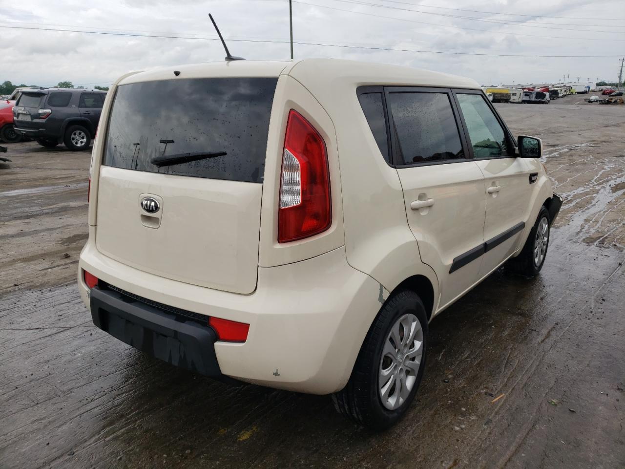 Photo 4 from auction – 2013 KIA SOUL with VIN KNDJT2A51D7581846
