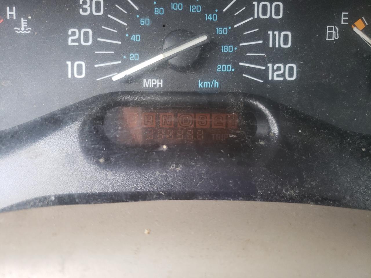 Photo 8 from auction – 2001 BUICK CENTURY LI with VIN 2G4WY55J111128766