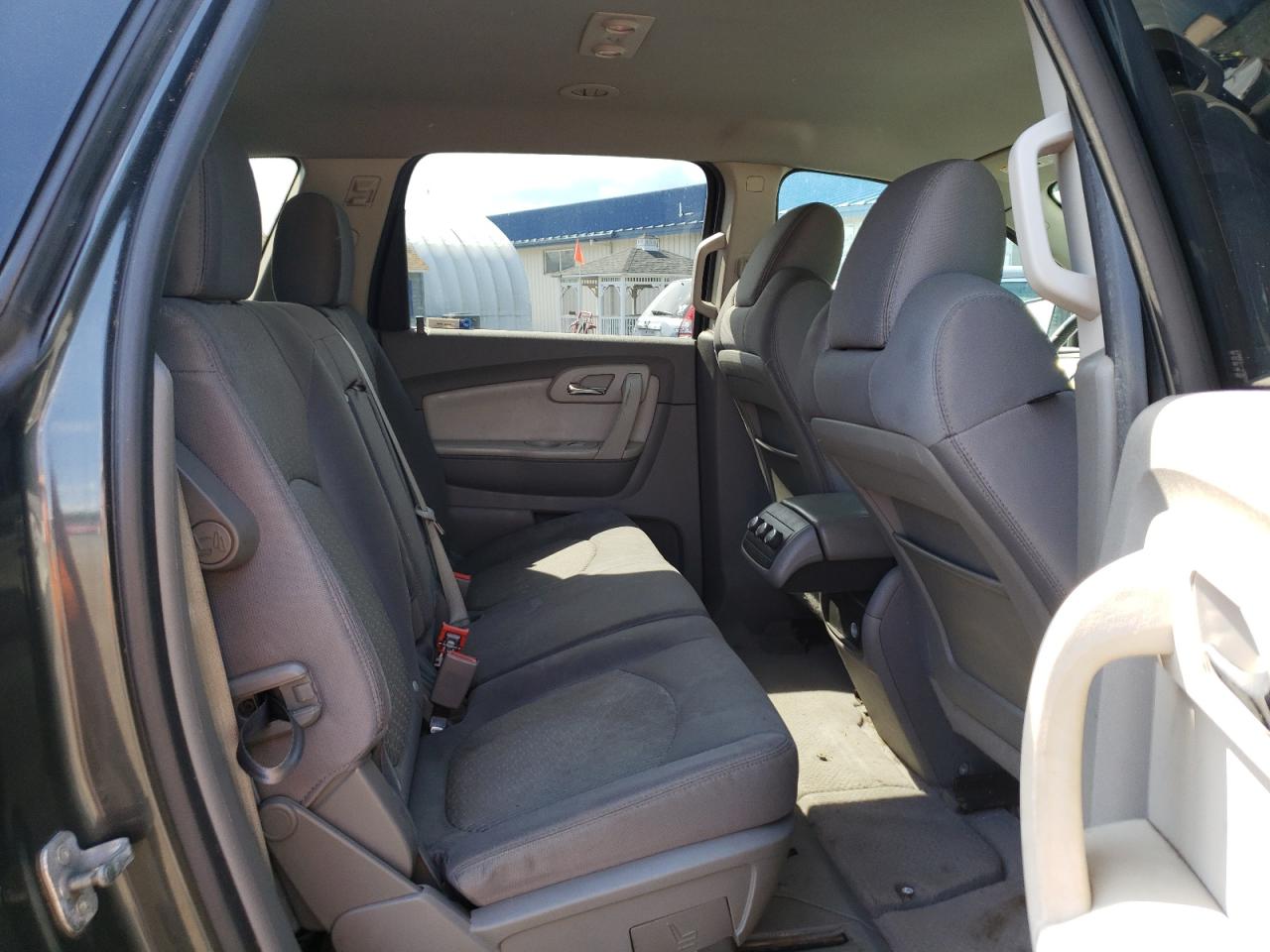 Photo 18 from auction – 2011 CHEVROLET TRAVERSE L with VIN 1GNKVGED4BJ337662