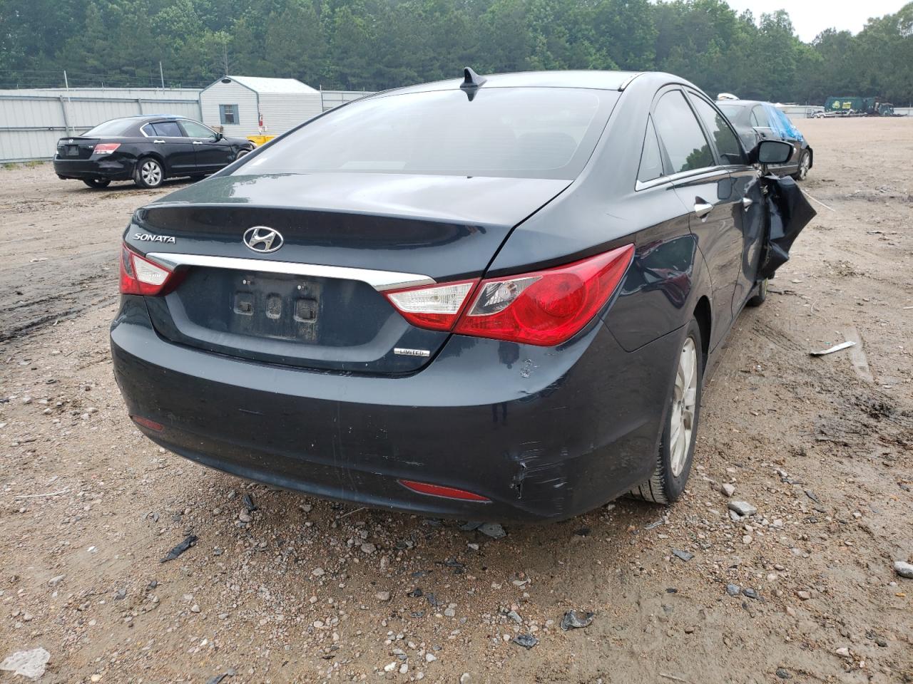 Photo 14 from auction – 2011 HYUNDAI SONATA SE with VIN 5NPEC4AC9BH002302