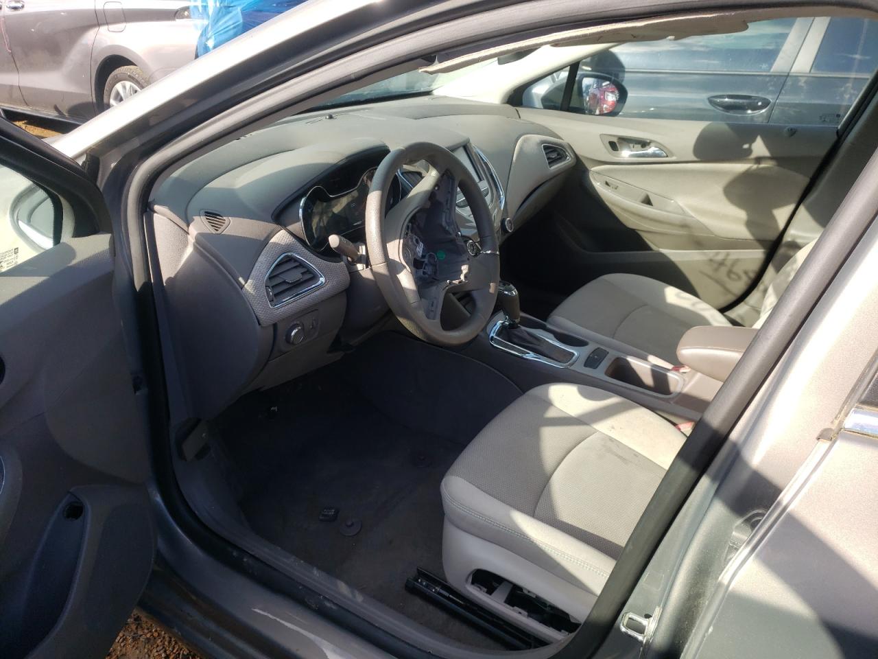 Photo 5 from auction – 2017 CHEVROLET CRUZE LT with VIN 3G1BE5SM5HS556423