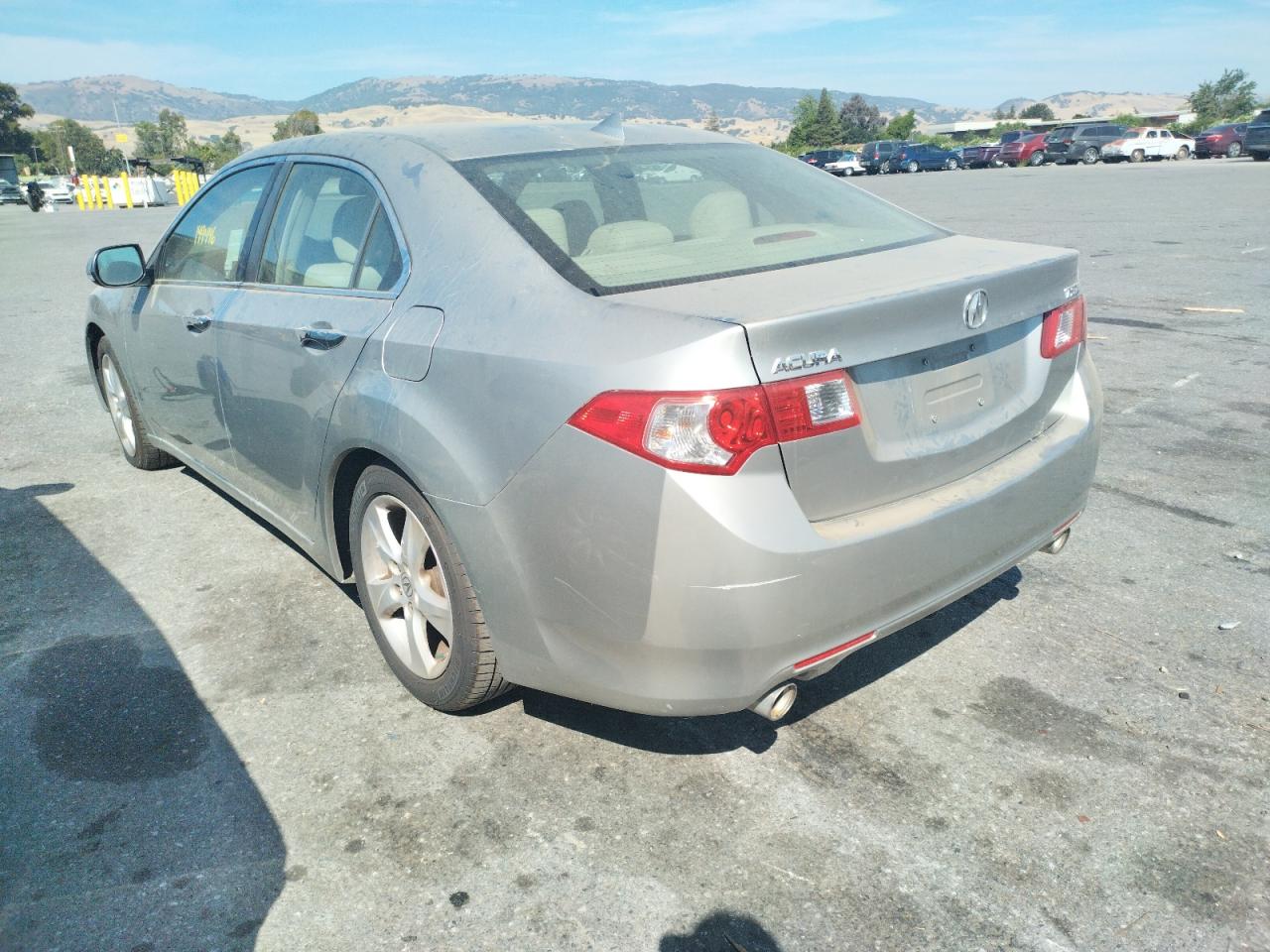 Photo 16 from auction – 2010 ACURA TSX with VIN JH4CU2F65AC035737