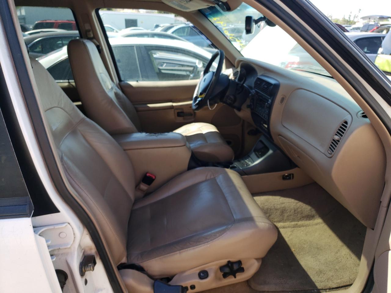Photo 19 from auction – 1999 FORD EXPLORER with VIN 1FMDU34E7XUB34290