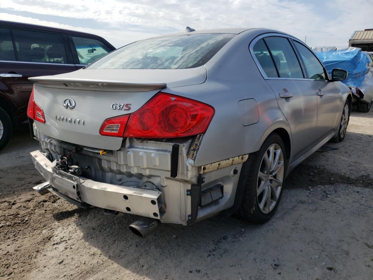 Photo 17 from auction – 2009 INFINITI G37 BASE with VIN JNKCV61E59M304473