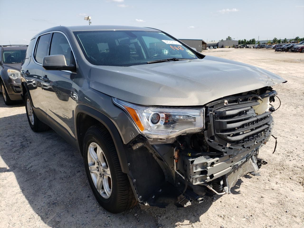 GMC ACADIA SLE 2019 with VIN 1GKKNKLA2KZ264060 - Photo from auction