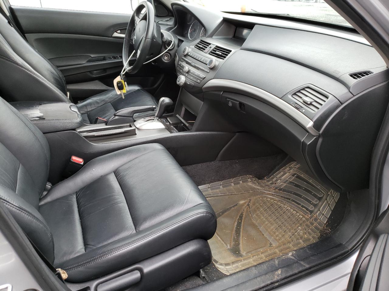 Photo 5 from auction – 2012 HONDA ACCORD se with VIN 1HGCP2F61CA229903