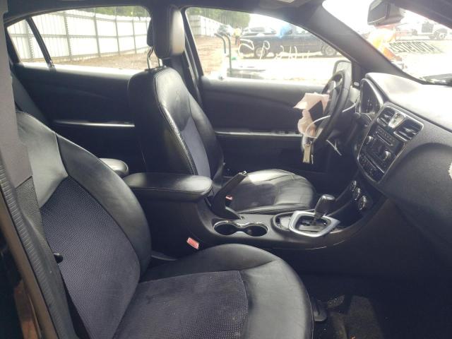 Photo 5 from auction – 2013 CHRYSLER 200 LIMITE with VIN 1C3CCBCG0DN676597