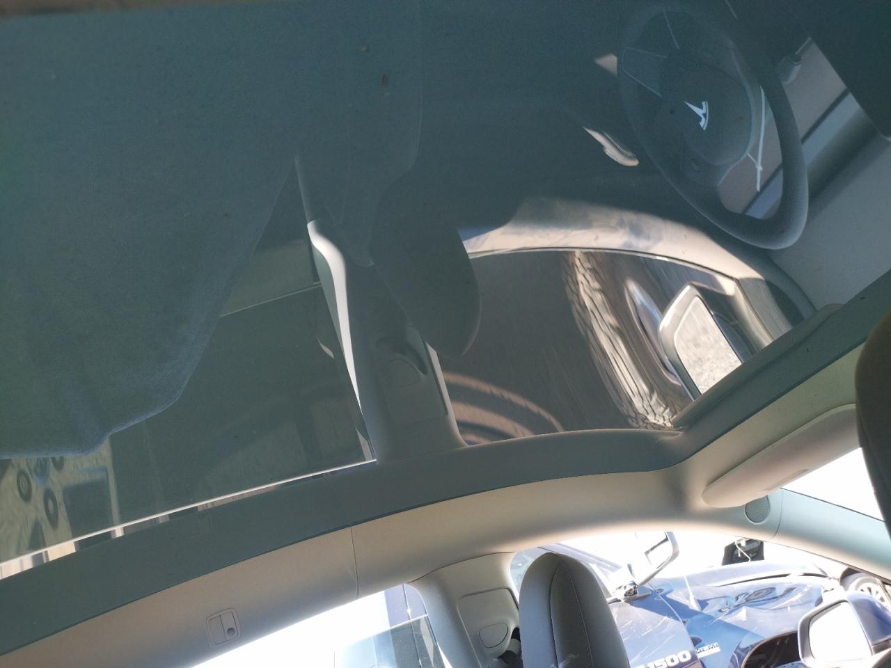 Photo 6 from auction – 2022 TESLA MODEL Y with VIN 7SAYGDEE5NF344882