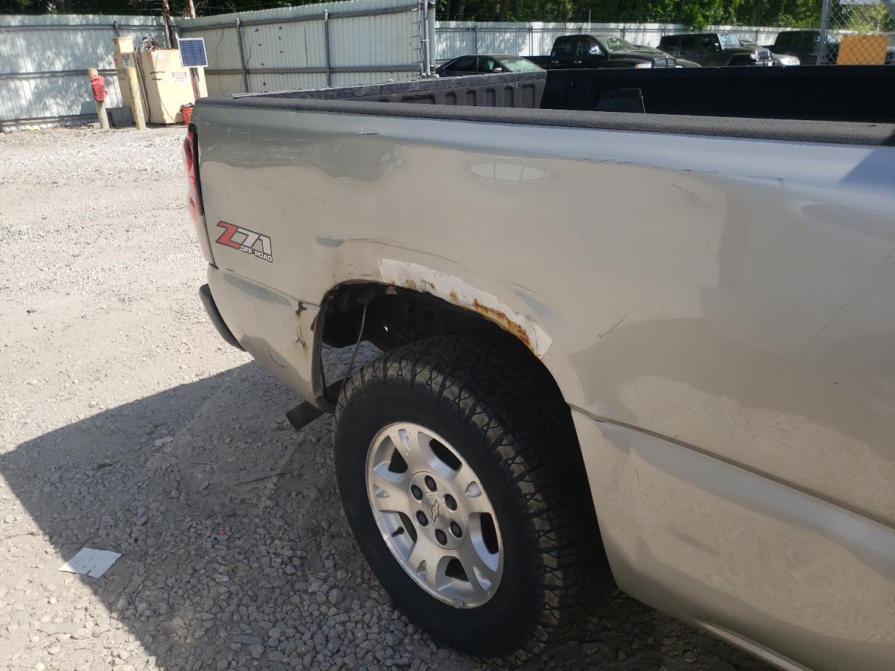 Photo 9 from auction – 2005 CHEVROLET SILVERADO with VIN 2GCEK19B751393016