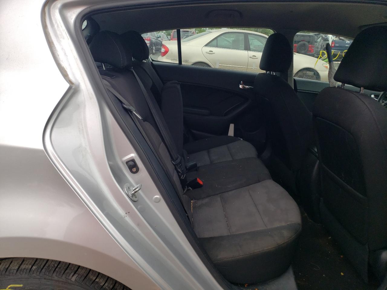 Foto 16 de la subasta – 2015 KIA FORTE EX con VIN KNAFX5A88F5301955