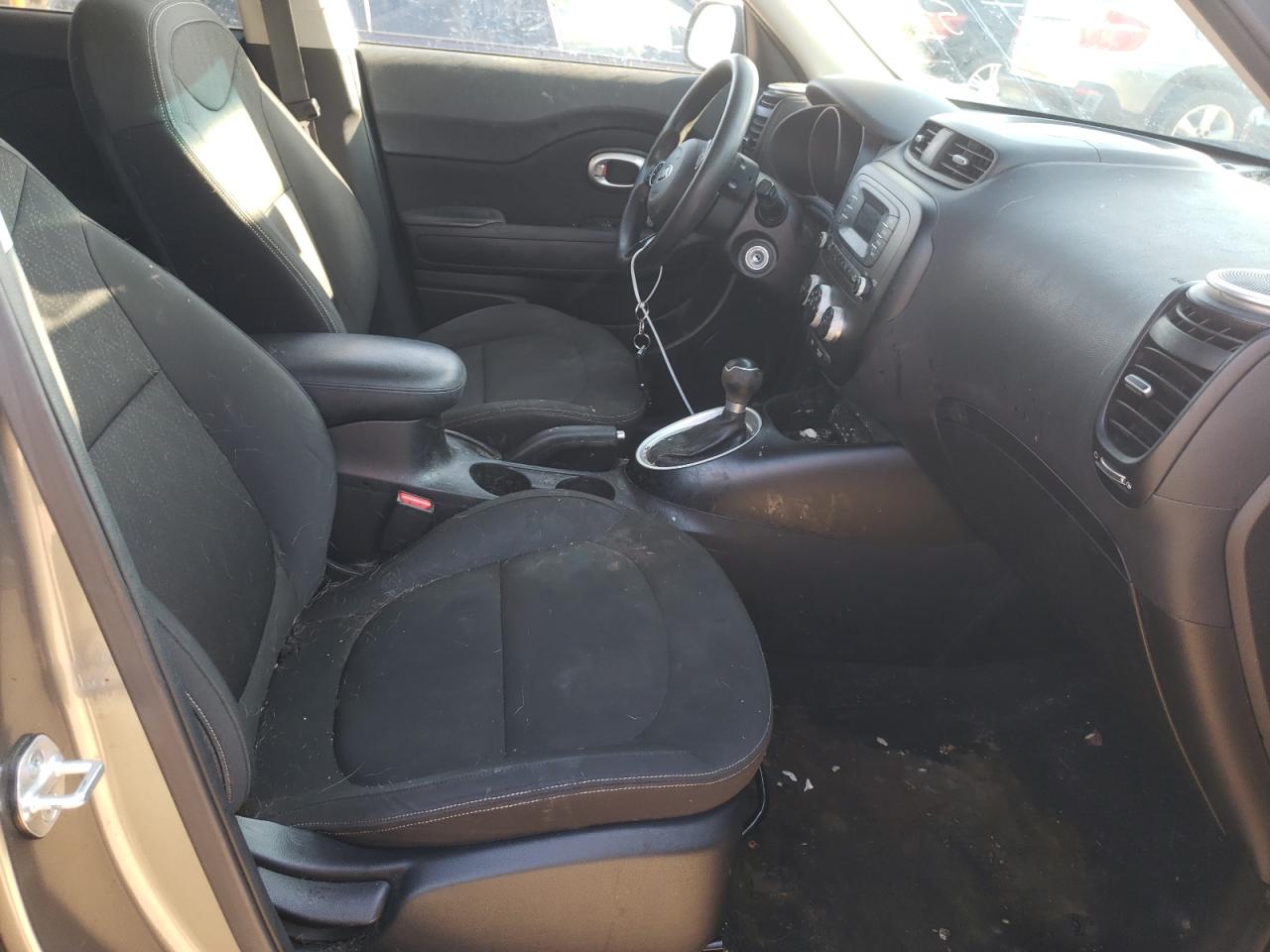 Photo 5 from auction – 2014 KIA SOUL with VIN KNDJN2A25E7013939
